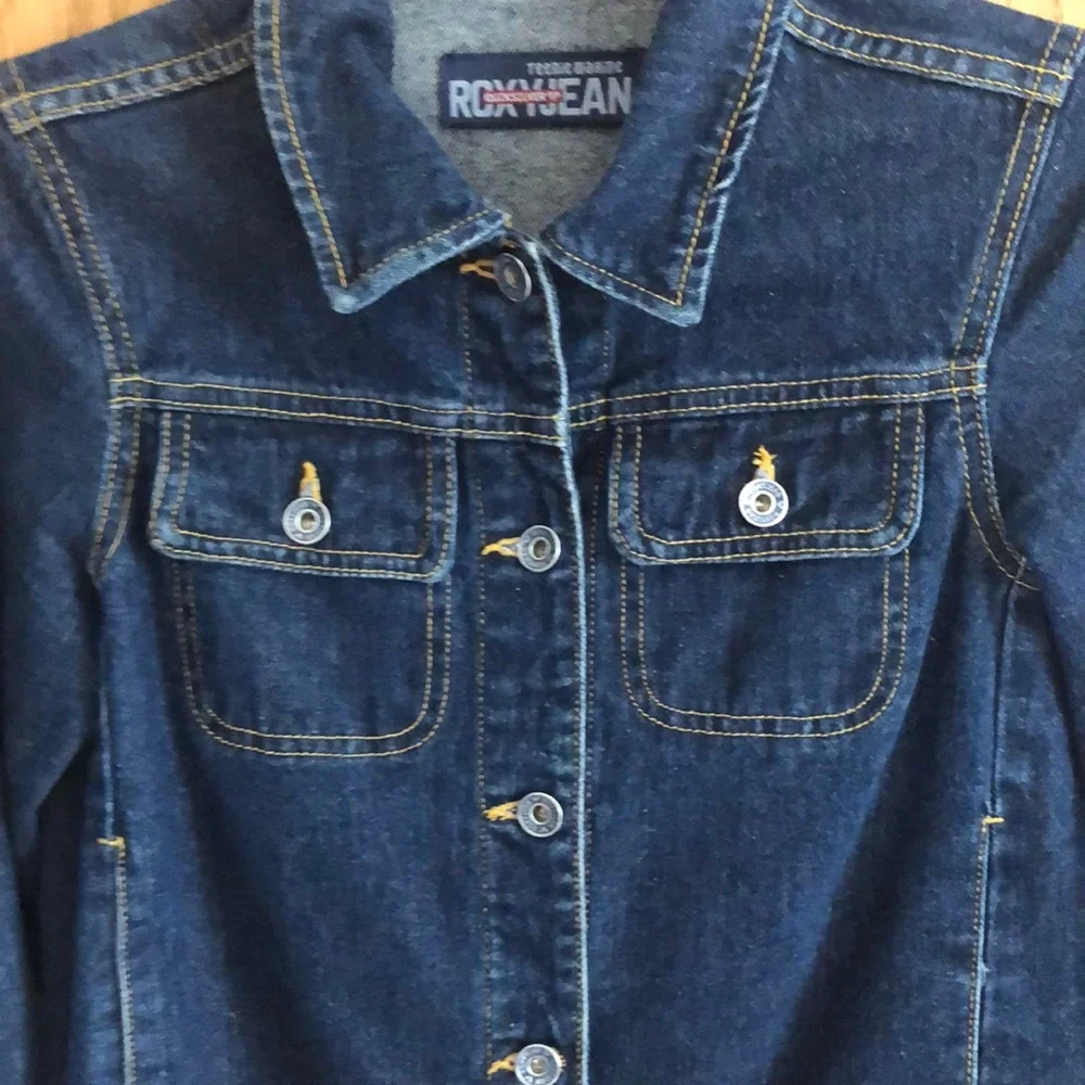 Roxy Vintage Blue  Denim Jacket Girls Size large fits about a size 14 girls